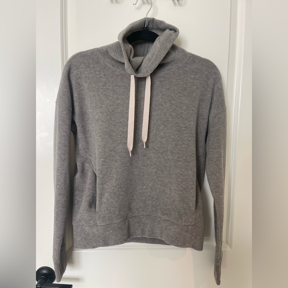Lululemon Gray Women's Sweater with Pink Accents Size 4
